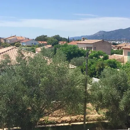 Le Clos Jardin Apartment *